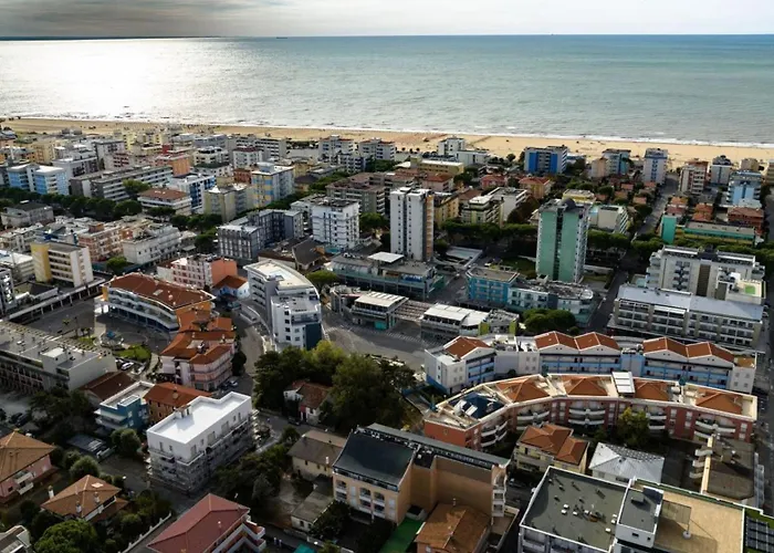 Functional Flat In A Fantastic With Pool *