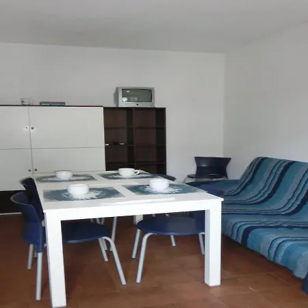 Διαμέρισμα Functional Flat In A Fantastic With Pool