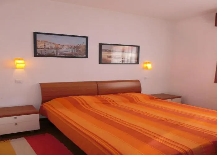 Functional Flat In A Fantastic With Pool *